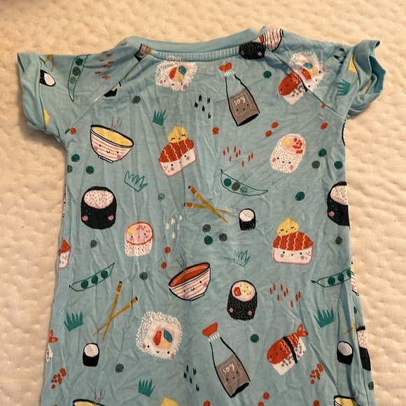 Iittle sleepies play shorty and matching bib - Picture 4 of 7